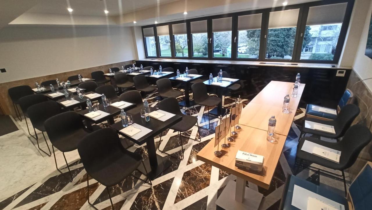 Hotel Agape Bar Bagian luar foto